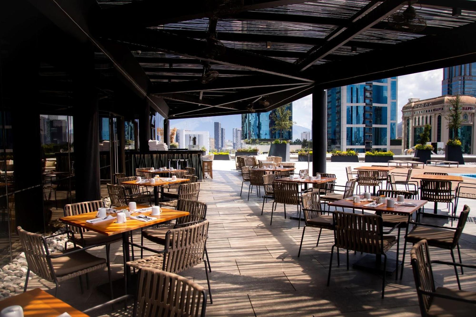 Camino Real Fashion Drive Monterrey Hotel San Pedro Garza Garcia Buitenkant foto The Sky Bar